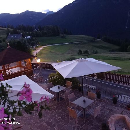 Hotel Millefiori ヴィーゴ・ディ・ファッサ エクステリア 写真