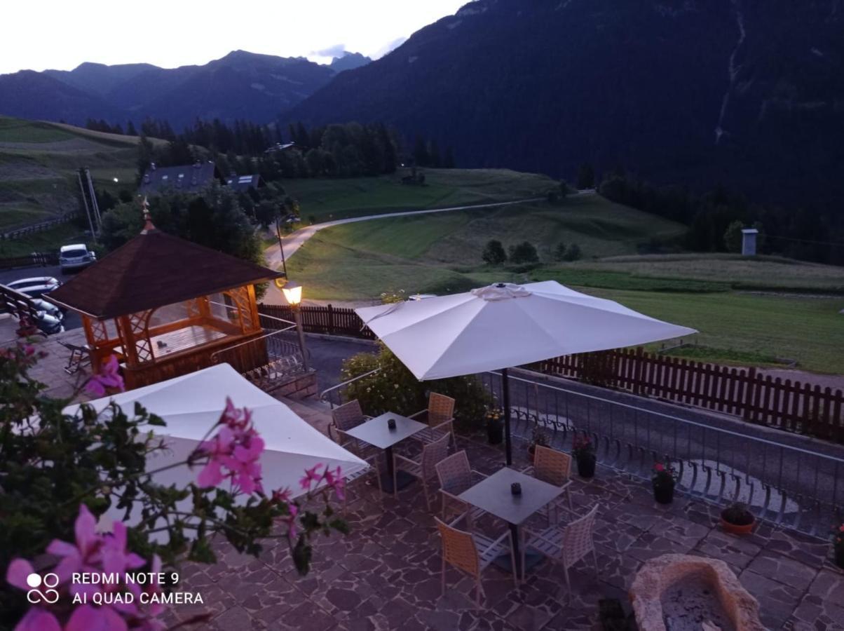 Hotel Millefiori ヴィーゴ・ディ・ファッサ エクステリア 写真