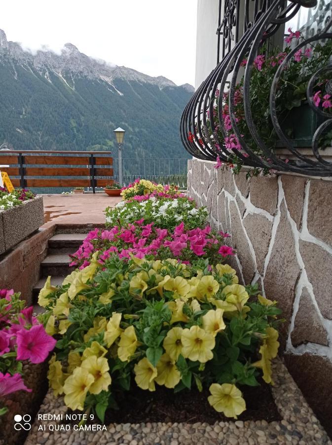 Hotel Millefiori ヴィーゴ・ディ・ファッサ エクステリア 写真