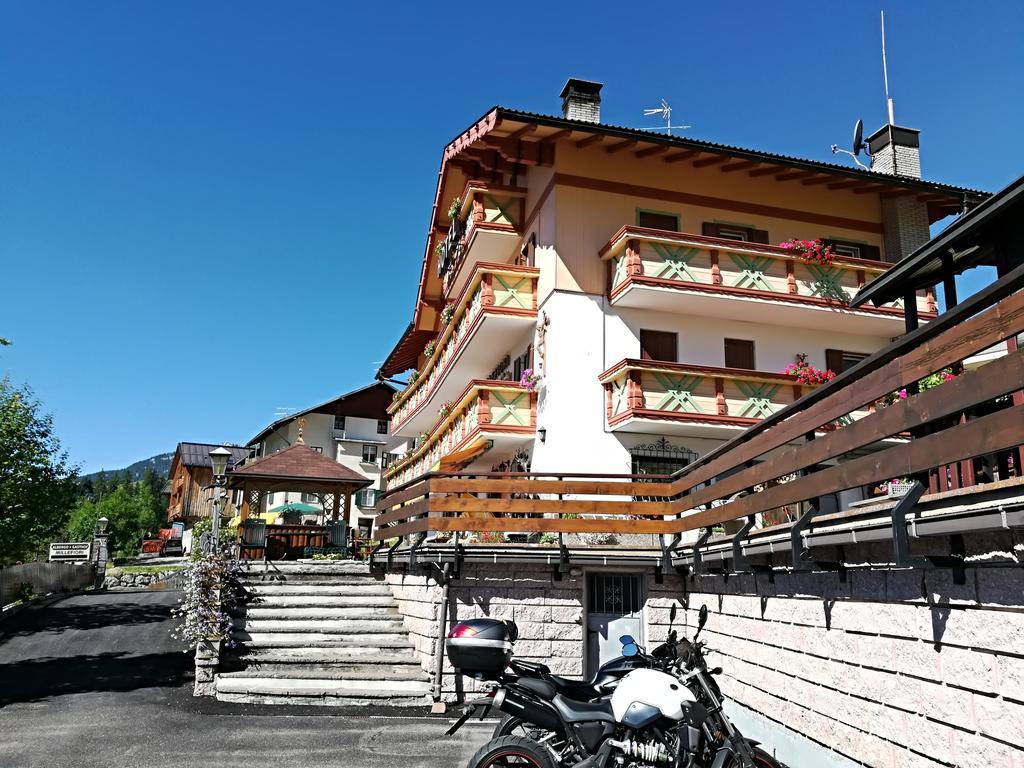 Hotel Millefiori ヴィーゴ・ディ・ファッサ エクステリア 写真
